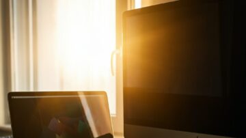 大学生おすすめノートパソコン - デスクトップ vs ノートPC